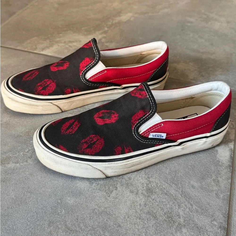Vans Valentine’s shoes💋 - Picture 3 of 7
